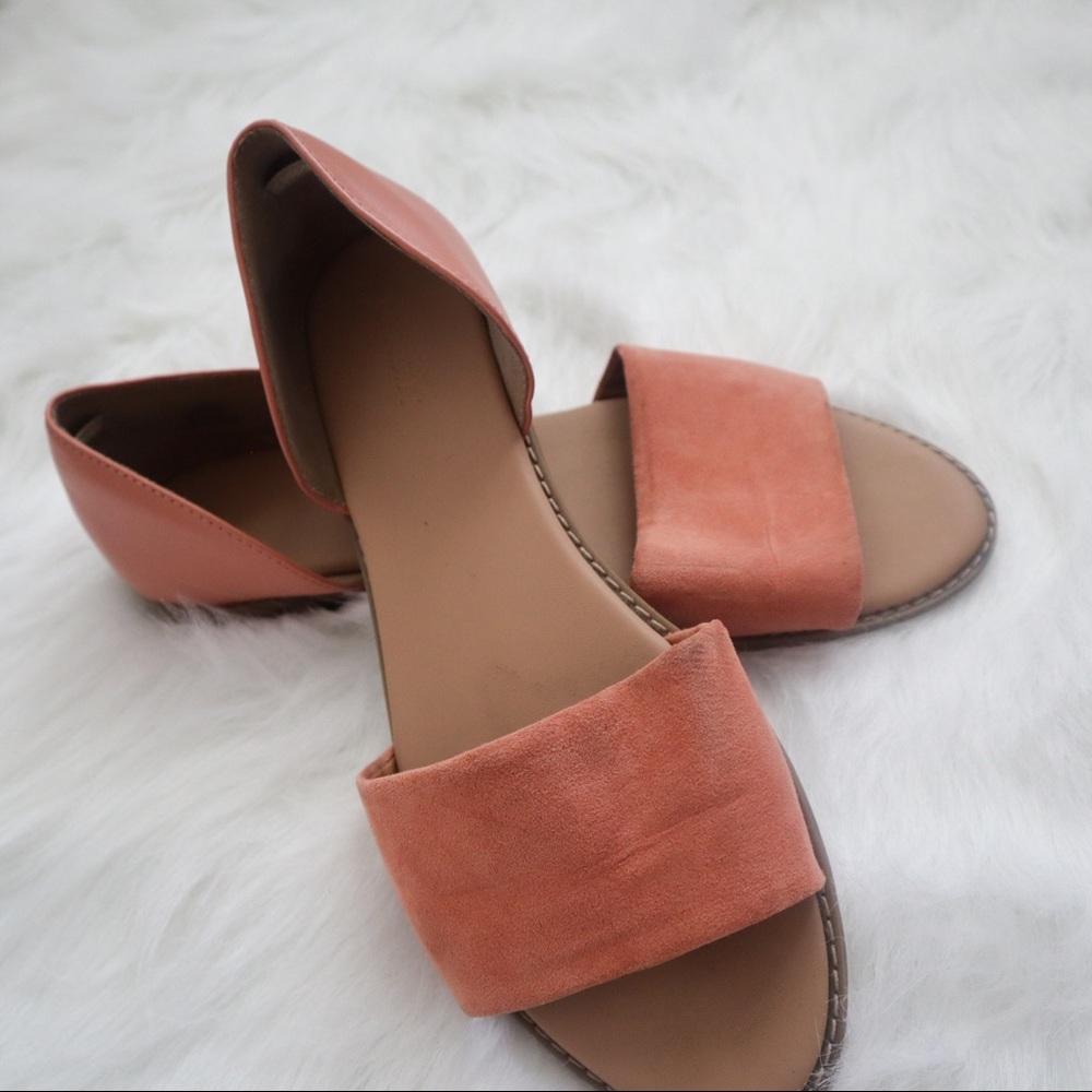 Old Navy sandals size 10 peach color